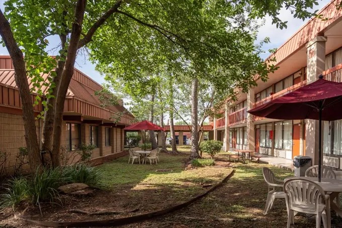 GreenTree Hotel & Extended Stay